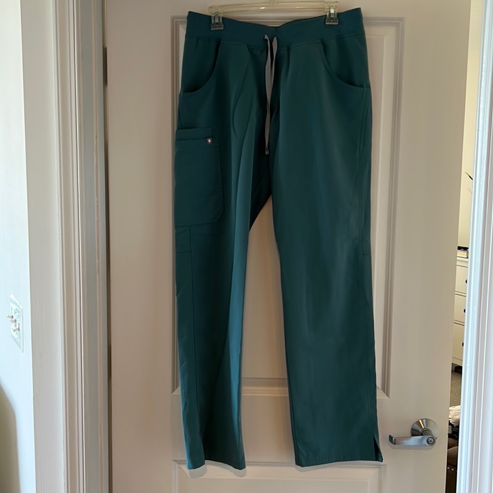Figs Kade womens medium tall scrub pants. Excellent condition.